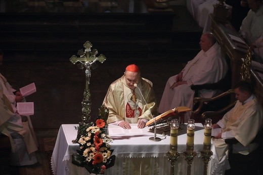 Msza św. z kard. Angelo Comastrim w Niepołomicach