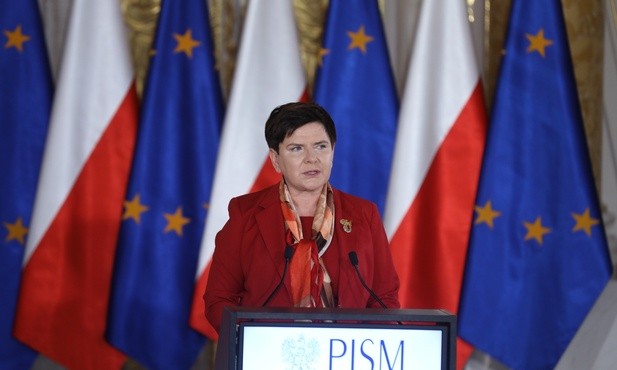 Premier uważa, że wszystkie niedziele powinny być wolne od pracy