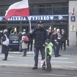 Tysiące flag pod hasłem "My chcemy Boga" 