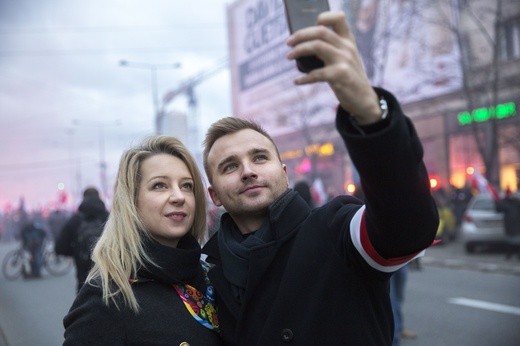 Tysiące flag pod hasłem "My chcemy Boga" 