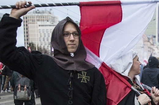 Tysiące flag pod hasłem "My chcemy Boga" 