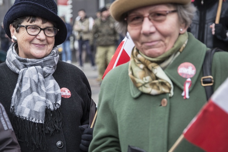 Tysiące flag pod hasłem "My chcemy Boga" 