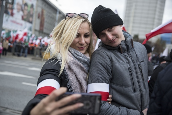 Tysiące flag pod hasłem "My chcemy Boga" 