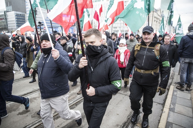 Tysiące flag pod hasłem "My chcemy Boga" 