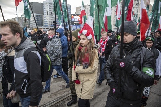 Tysiące flag pod hasłem "My chcemy Boga" 