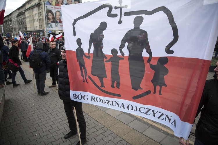 Tysiące flag pod hasłem "My chcemy Boga" 