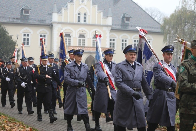 Przemarsz rozpoczął się pod Zamkieim w Łodygowicach