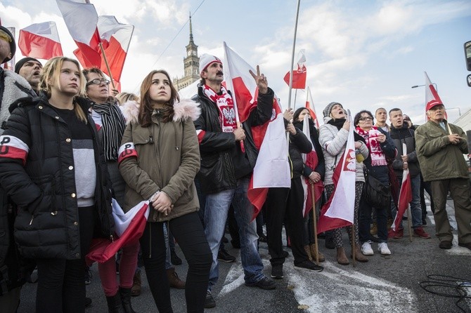 Tysiące flag pod hasłem "My chcemy Boga" 