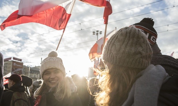 Tysiące flag pod hasłem "My chcemy Boga" 