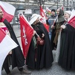 Tysiące flag pod hasłem "My chcemy Boga" 