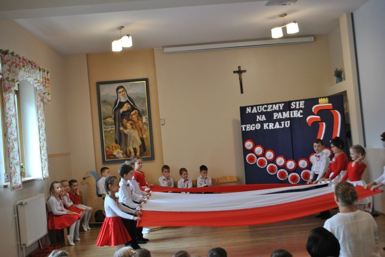 Święto niepodległości w przedszkolu w Tymbarku