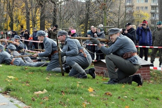 Widowisko batalistyczne "Za Polskę" w centrum Wrocławia