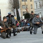 Widowisko batalistyczne "Za Polskę" w centrum Wrocławia