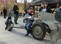 Widowisko batalistyczne "Za Polskę" w centrum Wrocławia