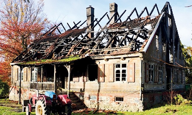 Z pięknego zabytku zostało dziś niewiele. Rodzina wierzy jednak, że dom uda się odbudować.