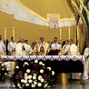 ▲	Mszy św. w kościele św. Brata Alberta przewodniczył bp Artur Miziński. 
