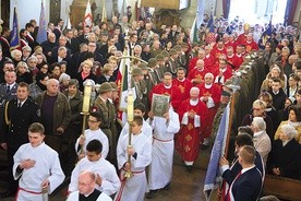 ▲	Uroczystość oficjalnego ogłoszenia patronatu nad miastem.