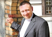 ▲	Ks. Łukasz Malec jest diecezjalnym duszpasterzem młodzieży.