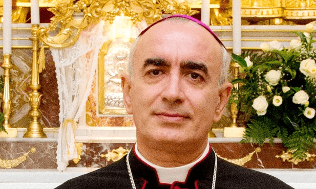 "Masoni są kompletnie poza Kościołem"