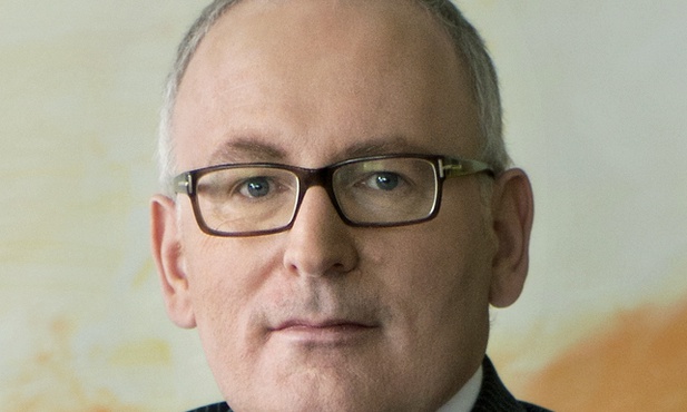 Timmermans poucza polskie władze