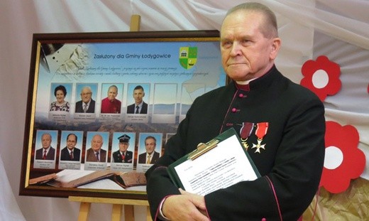 Odznaczenie ks. Jana Pasierbka