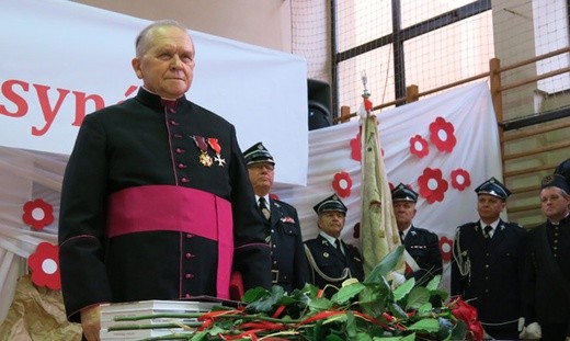 Odznaczenie ks. Jana Pasierbka