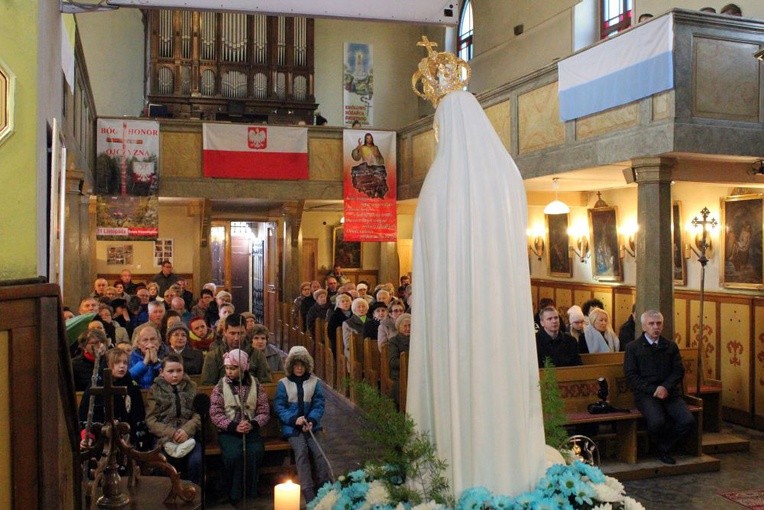 Poświęcenie figury w Dziećmorowicach