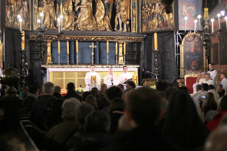 Msza św. pod przewodnictwem abp. Marka Jędraszewskiego podczas Światowego Dnia Ubogich