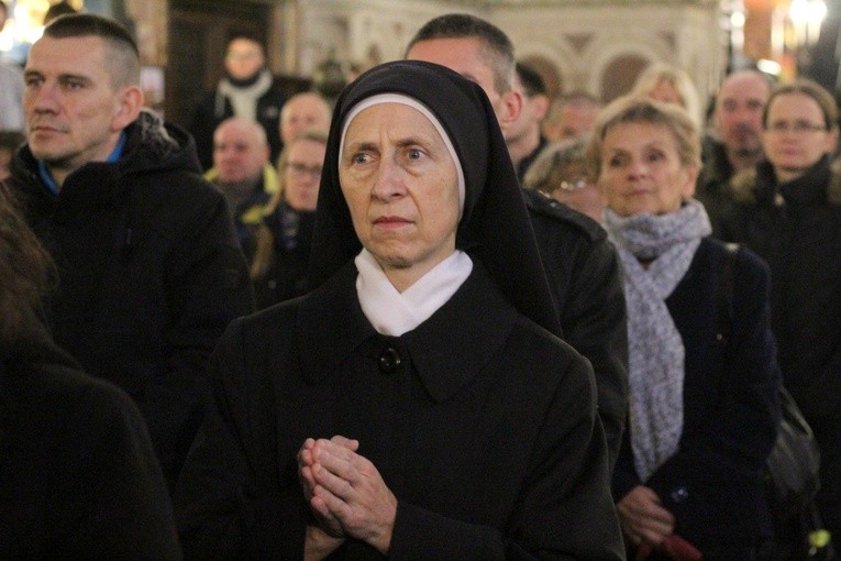 Msza św. pod przewodnictwem abp. Marka Jędraszewskiego podczas Światowego Dnia Ubogich