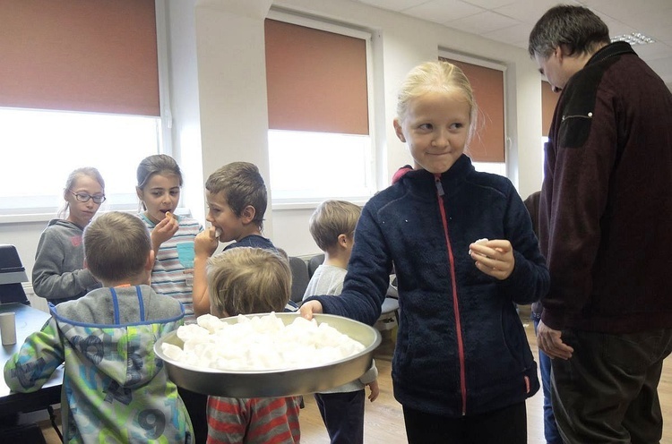 1. Światowy Dzień Ubogich - z najmłodszymi