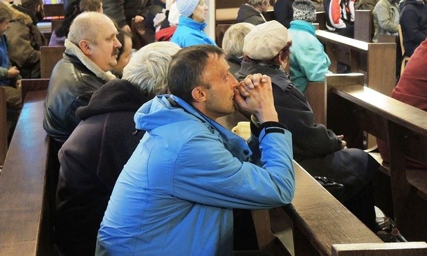 Wspólna modlitwa połączyła uczestników Eucharystii w 1. Światowym Dniu Ubogich