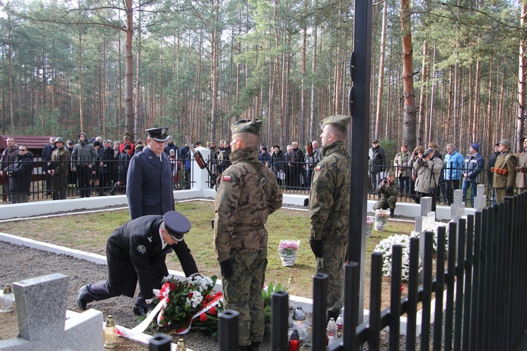 Poświęcenie cmentarza w Leontynowie