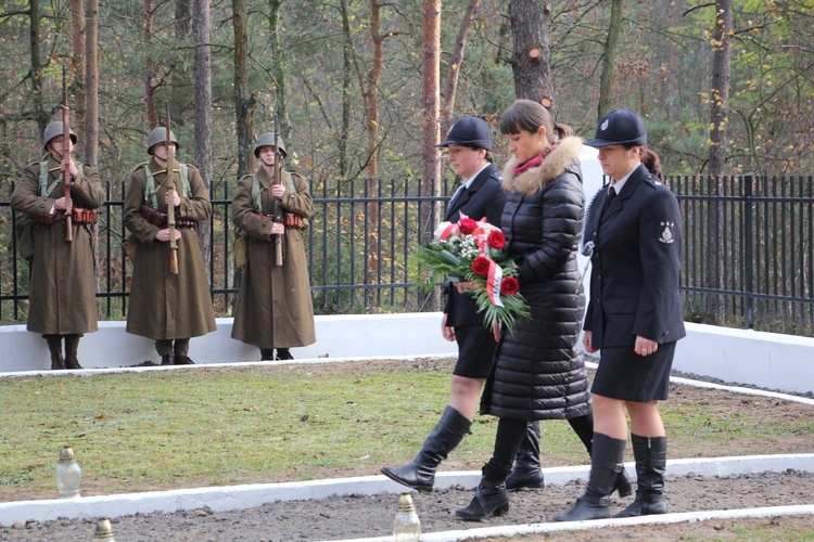 Poświęcenie cmentarza w Leontynowie