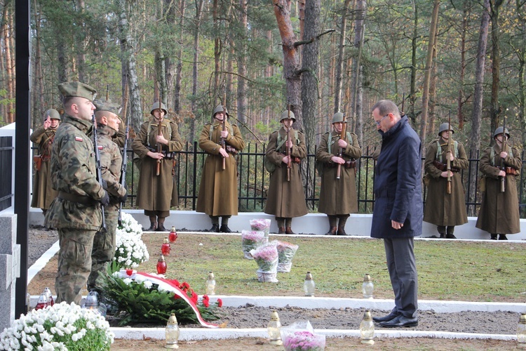 Poświęcenie cmentarza w Leontynowie