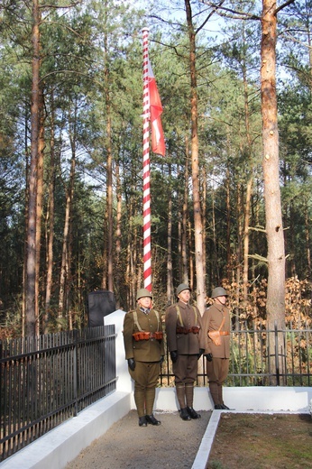 Poświęcenie cmentarza w Leontynowie