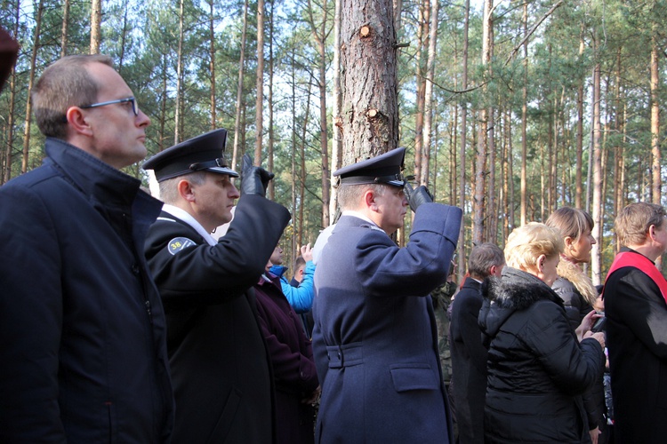 Poświęcenie cmentarza w Leontynowie