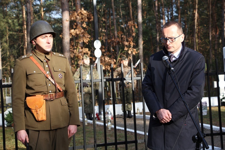 Poświęcenie cmentarza w Leontynowie