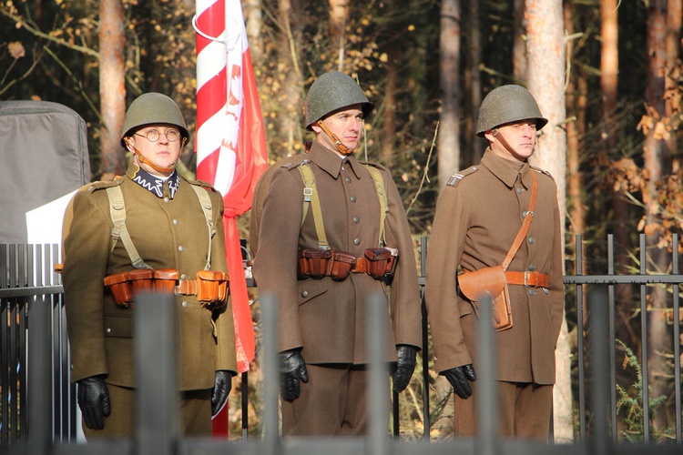 Poświęcenie cmentarza w Leontynowie