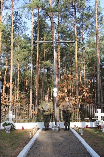 Poświęcenie cmentarza w Leontynowie