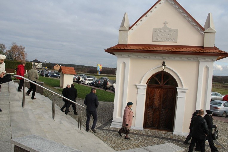 Poświęcenie organów i witraży w Mielcu-Rzochowie