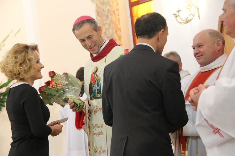 Poświęcenie organów i witraży w Mielcu-Rzochowie