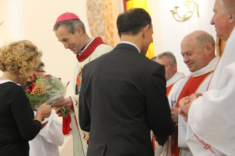 Poświęcenie organów i witraży w Mielcu-Rzochowie