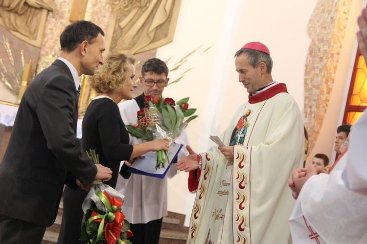 Poświęcenie organów i witraży w Mielcu-Rzochowie