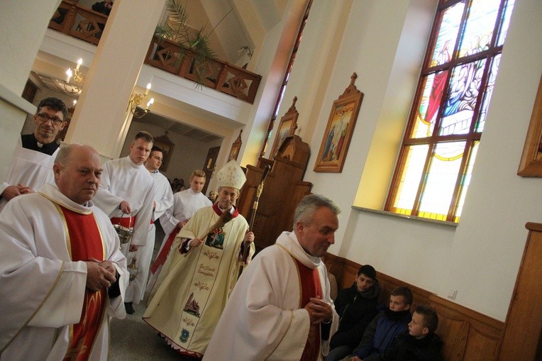 Poświęcenie organów i witraży w Mielcu-Rzochowie