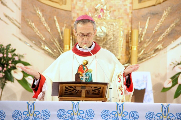 Poświęcenie organów i witraży w Mielcu-Rzochowie