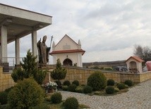 Poświęcenie organów i witraży w Mielcu-Rzochowie