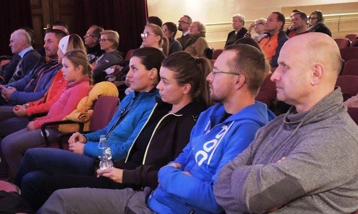 Przyjaciele, znajomi i pasjonaci przygód wpełnili sale MCK w Żywcu