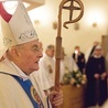 Arcybiskup urodził się w 1942 r. w Warszawie. – Złożyłem na ręce Ojca Świętego dymisję – mówi.