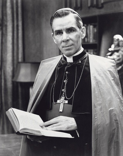 Kard. Fulton Sheen: Biskup wysłał mnie do najgorszej parafii w diecezji i mianował wikarym. Był to prawdziwy dopust Boży. Powiedziałem: „W porządku. Tego chce ode mnie Chrystus”.