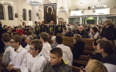 Ona ma władzę miłości. Ikona w Otwocku na Ługach